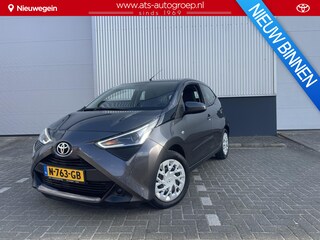 Toyota Aygo 1.0 VVT-i x-play Automaat | Uniek slechts 6700 Km | van eerste Eigenaar en Org NL auto