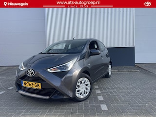 Toyota Aygo 1.0 VVT-i x-play Automaat | Uniek slechts 6700 Km | van eerste Eigenaar en Org NL auto