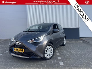 Toyota Aygo 1.0 VVT-i x-play Automaat | Uniek slechts 6700 Km | van eerste Eigenaar en Org NL auto