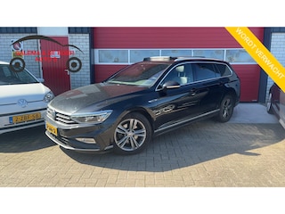 Volkswagen Passat Variant 1.5 TSI Elegance Business R R-LINE / FACELIFT / PANORAMADAK / FULL LED / TREKHAAK / CAMERA / CARPLAY / DAB+ / STOELVERW / NL-AUTO