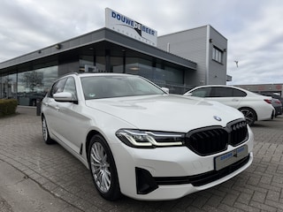 BMW 5-serie Touring 530i Luxury Line Pano-Dak | Trekhaak | Memory | Adapt. Cruise