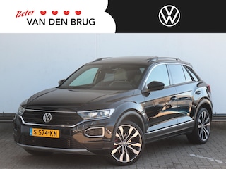 Volkswagen T-Roc 2.0 TSI 190pk 4Motion Sport | Panoramadak | Leer | Trekhaak | Camera | Elek. klep | Stoelverwarming |