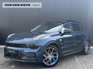 Lynk & Co 01 1.5 /360 camera/ Carplay / Adaptive Cruise / Pilot Assist / Panoramadak / verlaagd chassis/ Dodehoekdetectie / Stoelverwarming / Autom. bestuurdersstoel / Navi /