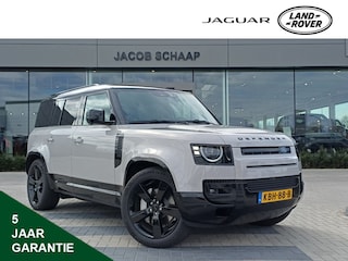 Land Rover Defender 110 2.0 P300e 110 Dynamic Edition | DEMO | Zeer compleet | Gekoelde voorstoelen | Elektr. trekhaak - 3.000kg |