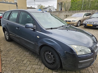 Ford Focus Wagon 1.6-16V Ambiente