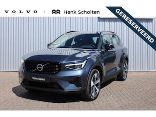 Volvo XC40 B4 Plus Dark | Harman/Kardon Audio | Achteruitrijcamera | Google Services | Stoelverwarming | Stuurwielverwarming | Apple Carplay | Android Auto | Keyless entry | Bestuurdersstoel met geheugenfunctie |