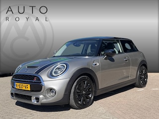 Mini Mini 2.0 60 Years Edition AUTOMAAT| PANORAMADAK| NAVIGATIE| AIRCO/ECC| SPORT INTERIEUR| XENON| PARKEERSENSOREN