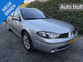 Renault Laguna Grand Tour 2.0-16V Tech Line Automaat | Xenon | Navi | Autom. Airco | Cruise Control | LMV | PDC | Half Leer | Sportstoelen | Nieuwe APK!