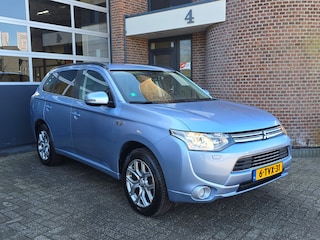 Mitsubishi Outlander 2.0 PHEV Executive Edition Apk |Nap |Clima |Navi
