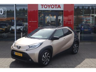 Toyota Aygo PULSE AUTOMAAT AD-CRUISE APPLE/ANDROID LM-VELGEN PRIVACY-GLASS NL-AUTO