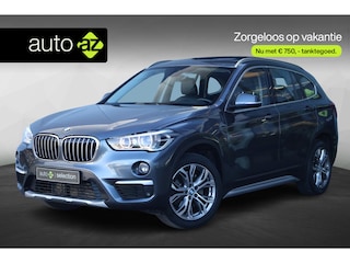 BMW X1 xDrive20i High Executive / Panorama / Sportstoelen