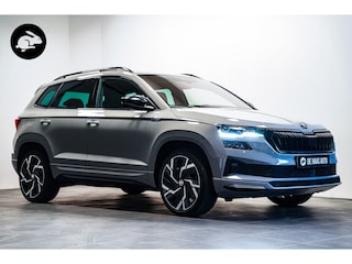 Skoda Karoq 1.5 TSI Sportline|Steel grey|Pano dak|Trekhaak|Camera