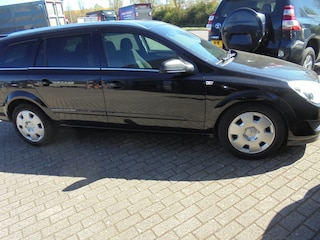 Opel Astra 1.6 Essentia