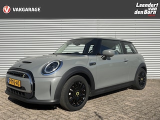 Mini Mini Classic 33 kWh AUTOMAAT | Navigatie | Cruise | Climate | Sensoren | Apple Carplay/Android Auto