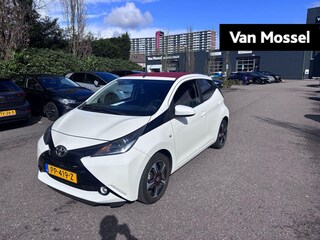 Toyota Aygo 1.0 VVT-i x-pose 70 PK | Elektrisch Vouwdak | Achteruitrij Camera | Climate Control | Cruise Control | Navigatie | Apple Carplay | Android Auto | Lichtmetalen velgen |