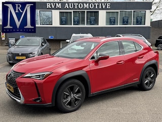 Lexus UX 250h Business Line VAN: 24.900,- VOOR: 22.877,- UW LENTEVOORDEEL: 2.023,- | RIJKLAARPRIJS incl. 12mnd BOVAG GARANTIE