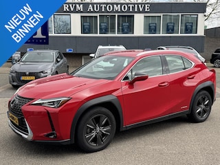 Lexus UX 250h Business Line VAN: 24.900,- VOOR: 22.877,- UW LENTEVOORDEEL: 2.023,- | RIJKLAARPRIJS incl. 12mnd BOVAG GARANTIE