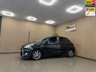 Toyota Yaris 1.5 Hybrid Lease * Automaat / Navigatie / Camera / LM Velgen *