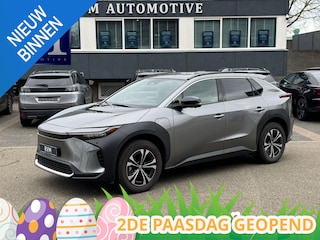 Toyota bZ4X Premium 71 kWh VAN: 39.900,- VOOR: 36.877,- UW LENTEVOORDEEL: 3.023,- | MEGA VOLLE AUTO | 10 jaar TOYOTA GARANTIE | TREKHAAK