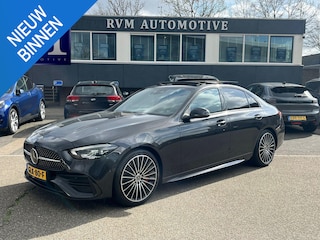 Mercedes-Benz C-klasse 300 AMG Line VAN: 43.900,- VOOR: 39.877,- UW LENTEVOORDEEL: 4.023,- | MEGA COMPLEET!! | RIJKLAARPIJS incl. 12mnd BOVAG