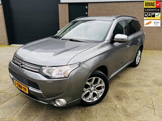 Mitsubishi Outlander 2.0 PHEV Instyle| 4WD |TREKHAAK|AUTOMAAT|Zwart leder|Shuif/kantel elec.|