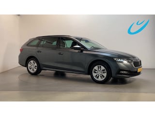 Skoda Octavia Combi 1.0 TSI Business Edition Parkeersensoren Trekhaak Sfeerverlichting App-Connect DAB+