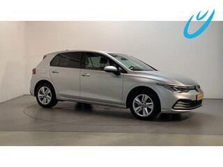 Volkswagen Golf 1.0 TSI 110pk Life Parkeersensoren Navigatie App-Connect DAB+
