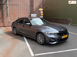 BMW 330e M Sport High Executive / Alcantara / 1E EIGENAAR / ACCUCERTIFICAAT / BTW / SHADOWLINE / VIRTUAL / CARPLAY