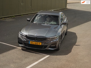 BMW 330e M Sport High Executive / Alcantara / 1E EIGENAAR / ACCUCERTIFICAAT / BTW / SHADOWLINE / VIRTUAL / CARPLAY