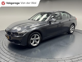 BMW 316i Trekhaak-Clima-Cr.contr-Stoelverwarming-Parkeersensoren-Lm17''velgen