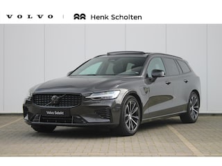 Volvo V60 T6 Plug-in hybrid AWD Ultra Dark | Glossy Black Emblemen | Panoramadak met schuif-/kantelfunctie | Verwarmbare voorstoelen en stuurwiel | Adaptieve Cruise Control met Pilot Assist | Premium audio by Harman Kardon | 360 graden camera | Elektrische voorstoelen met geheugen | Adaptieve Koplampen |