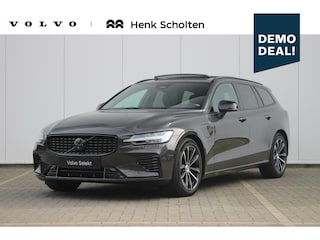 Volvo V60 T6 Plug-in hybrid AWD Ultra Dark | Glossy Black Emblemen | Panoramadak met schuif-/kantelfunctie | Verwarmbare voorstoelen en stuurwiel | Adaptieve Cruise Control met Pilot Assist | Premium audio by Harman Kardon | 360 graden camera | Elektrische voorstoelen met geheugen | Adaptieve Koplampen |