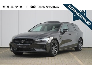 Volvo V60 T6 Plug-in hybrid AWD Ultra Dark | Glossy Black Emblemen | Panoramadak met schuif-/kantelfunctie | Verwarmbare voorstoelen en stuurwiel | Adaptieve Cruise Control met Pilot Assist | Premium audio by Harman Kardon | 360 graden camera | Elektrische voorstoelen met geheugen | Adaptieve Koplampen |