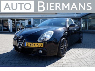 Alfa Romeo Giulietta 1.4 T Dist. Lusso / INCL. 12mnd BOVAG / 18 INCH