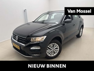 Volkswagen T-Roc 1.5 TSI Style Business 150 PK| Origineel Nederlands | 1e Eigenaar | Trekhaak | Navigatie | Parkeersensoren | Achteruitrijcamera