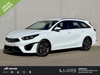 Kia Ceed Sportswagon 1.6 GDI PHEV DynamicLine / Fabrieksgarantie tot 16-05-2029 / Dealer Onderhouden / Afneembare Trekhaak / Stuur-/Stoelverwarming / Navigatie / Camera / Keyless Entree/Start / Apple Carplay/Android auto / Climate Control /