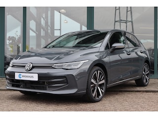 Volkswagen Golf Life Edition eHybrid Inclusief €2000,- inruilvoordeel | Trekhaak, elektrisch uitklapbaar | 'App-Connect' draadloze smartphone integratie | Achterbank in ongelijke delen neerklapbaar incl. middenarmsteun en doorlaadmogelijkheid | Achteruitrijcamera (Rear View)