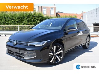 Volkswagen Golf Life Edition eHybrid | 'App-Connect' draadloze smartphone integratie | Achterbank in ongelijke delen neerklapbaar incl. middenarmsteun en doorlaadmogelijkheid | Achteruitrijcamera (Rear View)