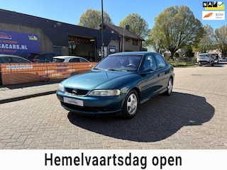 Opel Vectra 1.6-16V Business Edition NIEUWE APK!