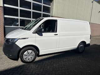 Volkswagen Transporter 2.0 TDI 150pk DSG L1H1 Airco,Cruise,Navi,Camer,Pdc,Trekh bedrijfswageninrichting