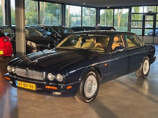 Jaguar XJ 3.2 AUT In goede staat, binnen en buiten.