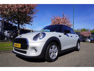 Mini Cooper 5-Deurs (f55) 1.5 136pk Airco Navi Apps Cruise NL-Auto Mooi