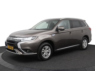 Mitsubishi Outlander 2.4 PHEV Pure | Parkeercamera | Keyless Entry/start | Climate Control | Cruise-Control