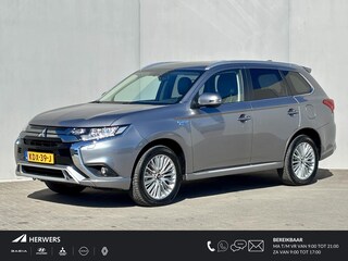 Mitsubishi Outlander 2.4 PHEV Intense / Dealer onderhouden / 1e eigenaar / Trekhaak 1500 KG / Apple carplay & Android auto / Navigatie / Camera / Stoelverwarming / 18" Lm wielen & All Season banden / Cruise Control / Climate Control / Keyless /