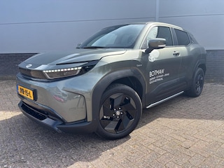 Toyota Urban Cruiser Dynamic 61 kWh Demonstratie Auto !