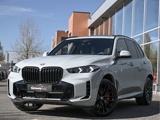 BMW X5 xDrive50e 489pk M-Sportpakket M Brooklyn Grau Pano Skylounge Comf-Zetels H&K Tr-Haak VOL!
