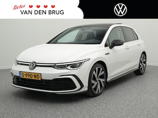 Volkswagen Golf R-Line 1.5 TSI 130 PK | LED Plus | Panoramadak | DCC | Trekhaak | Stuur & Stoelverwarming | Navigatie | 18 Inch |