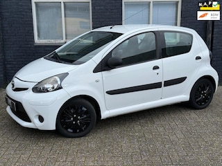Toyota Aygo 1.0 VVT-i Now NAP|Airco|Electrische ramen|Black Details