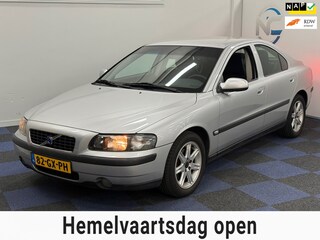Volvo S60 2.4 / DEALER ONDERHOUDEN / AUTOMAAT / NETTE AUTO