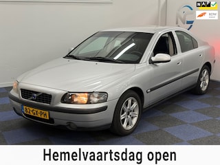 Volvo S60 2.4 / DEALER ONDERHOUDEN / AUTOMAAT / NETTE AUTO